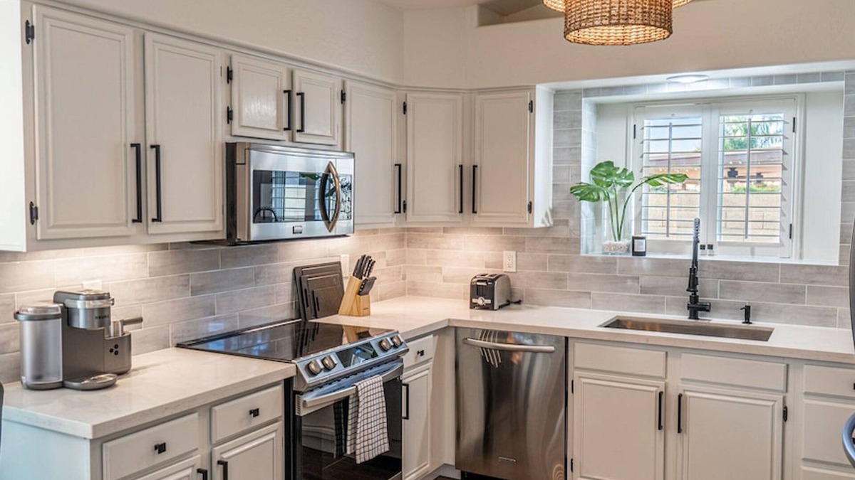 Continental Foothills Cottage | New Listing! Stylish 4 Bdrm W/pool and Game Room