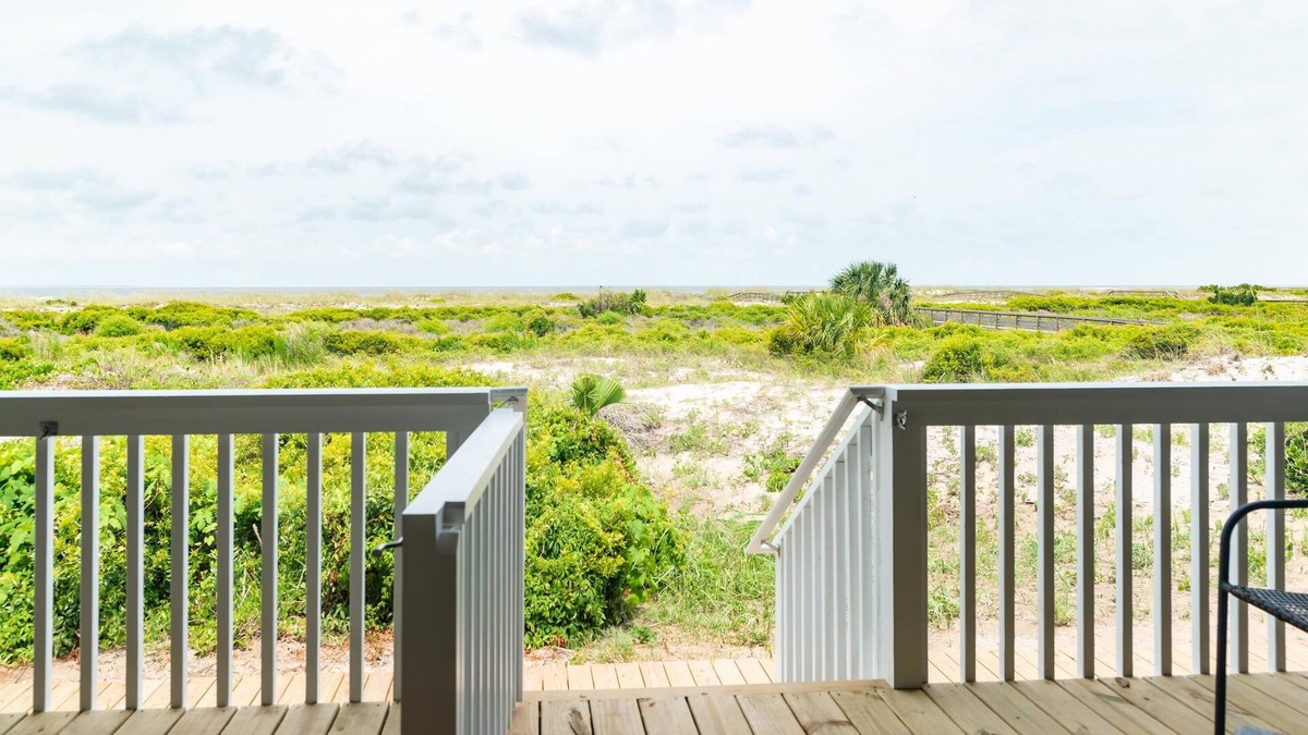 Beachwalk Condo | NEW LISTING Ocean Front 1 Bedroom - New Decks and Pool Access