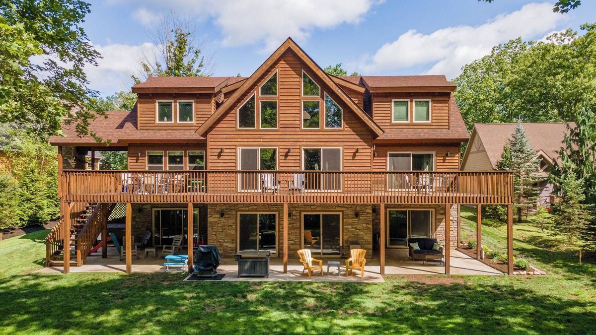 Waterfront Greens House | New! Livin' On A Whim: Lakefront, Hot Tub, Dock Slip!
