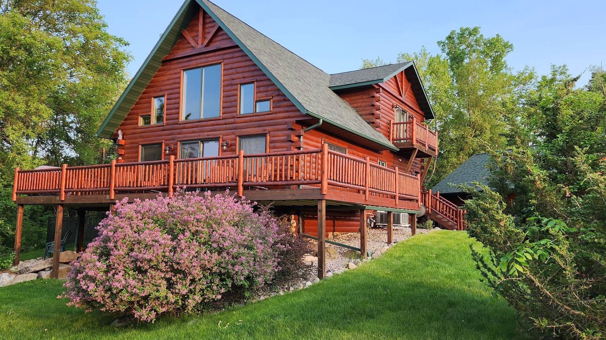 Baraboo Cabin | 🏞New Log Cabin*Perfect Location by Devil's Lake*Close to Dells*Ski*Fireplace*🏕