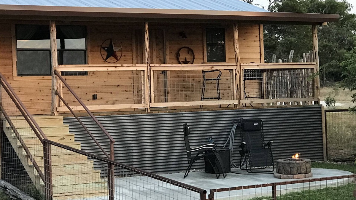 Fredericksburg House | New lower rates. Great reviews Elevated deck, Pet friendly, Romantic scenic