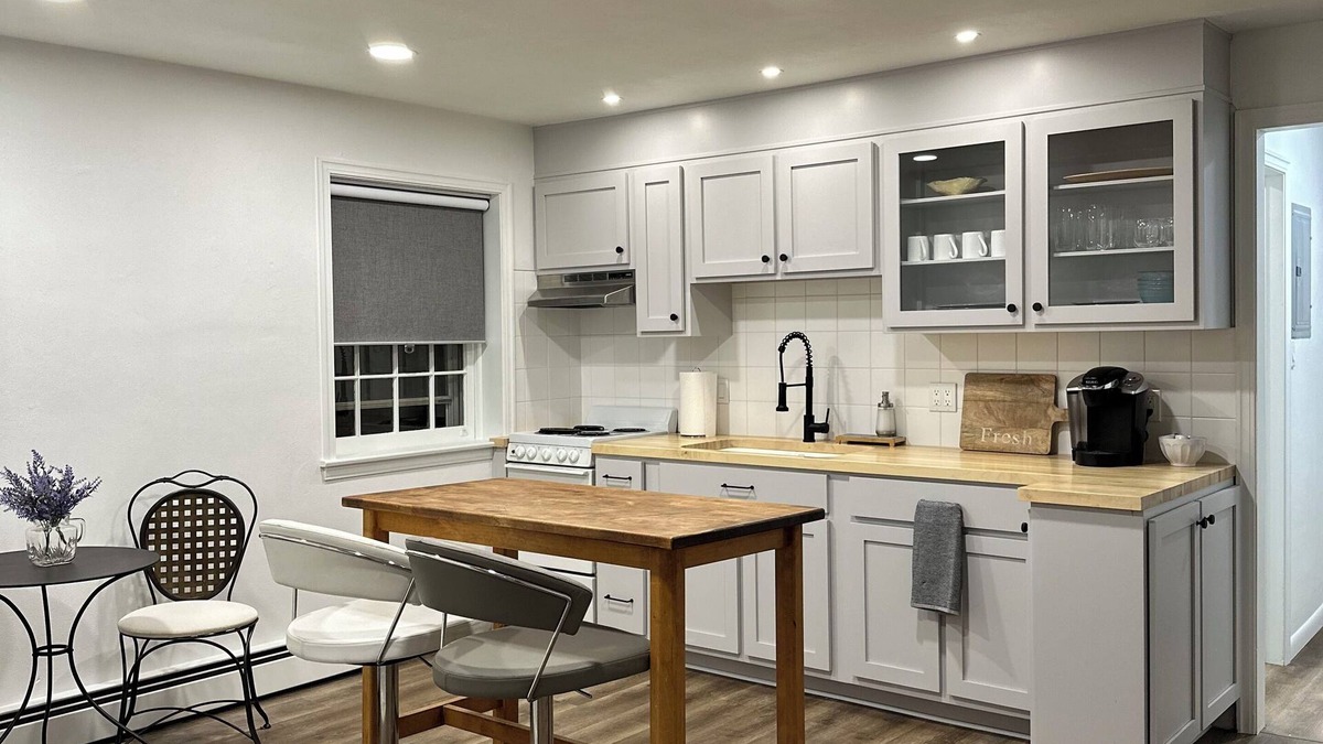 Ephrata Apartment | New! Lux 1BR APT at Square in Downtown Ephrata with WiFi, Mini Splits
