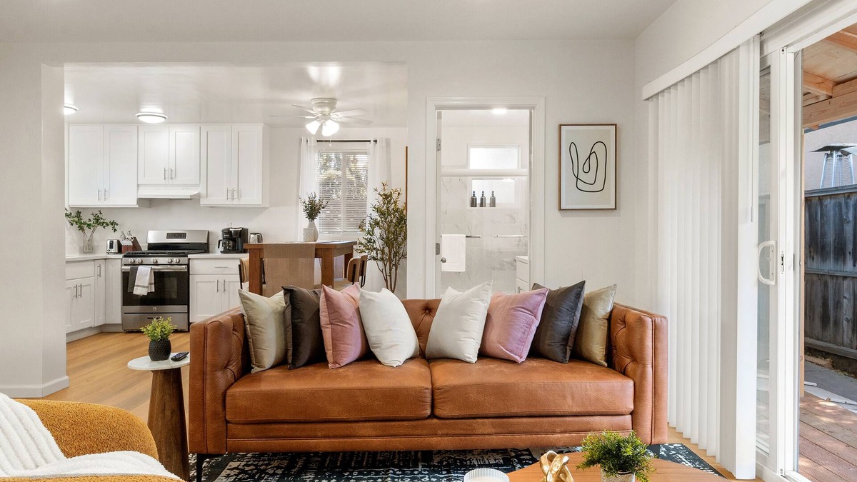 Old Mountain View House | New Lux and Cozy MTV Downtown Traveler's Dream Home