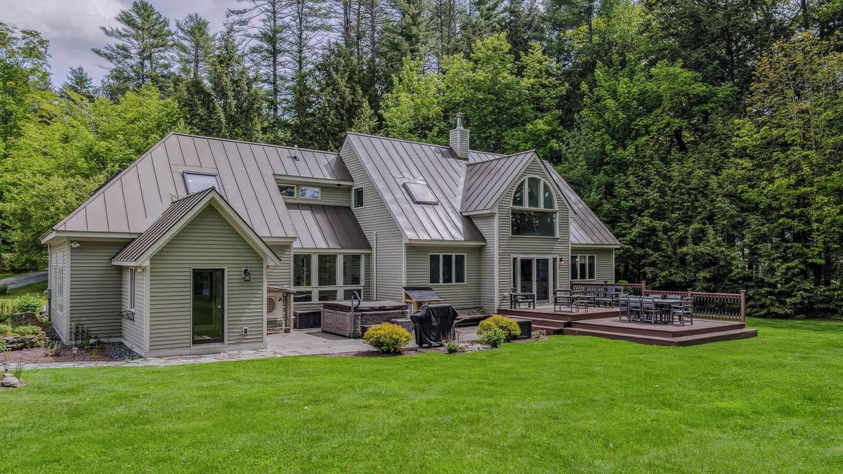 Quechee House | New! Luxurious Escape, Hot Tub | Quechee Meadows