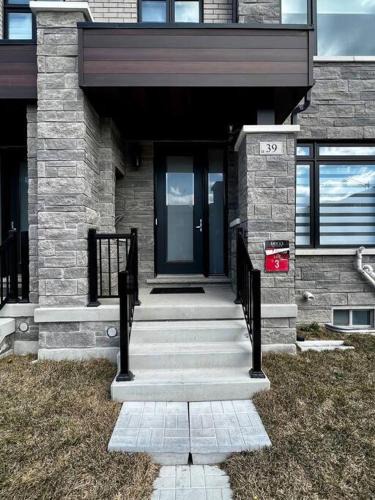 Brampton Apartment | New Luxurious Studio Apartment