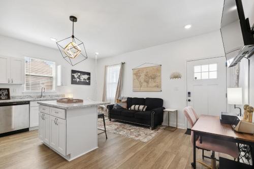 Saint Roch Apartment | New Luxury 3BR w Jacuzzi