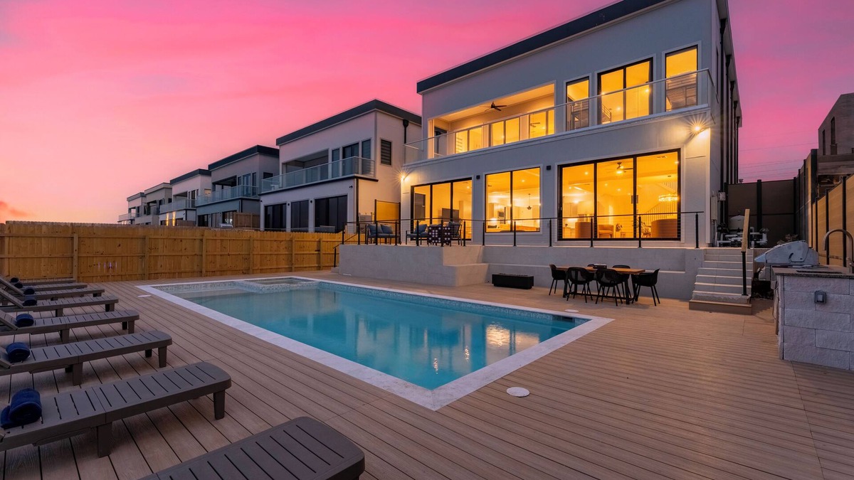 Port Isabel House | NEW Luxury 4,000 SF Waterfront Home w/Pool, Sleeps 22