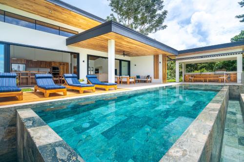 Tres Rios House | New! Luxury-4 Suites-private Pool-ocean Views