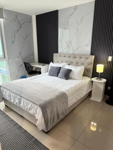 Cinco Esquinas Apartment | New Luxury Apartment 12th Floor