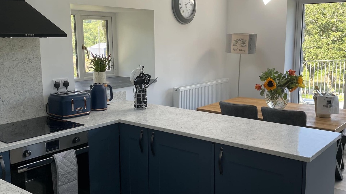 Beddgelert House | New luxury converted barn at the foot of Moel Hebog
