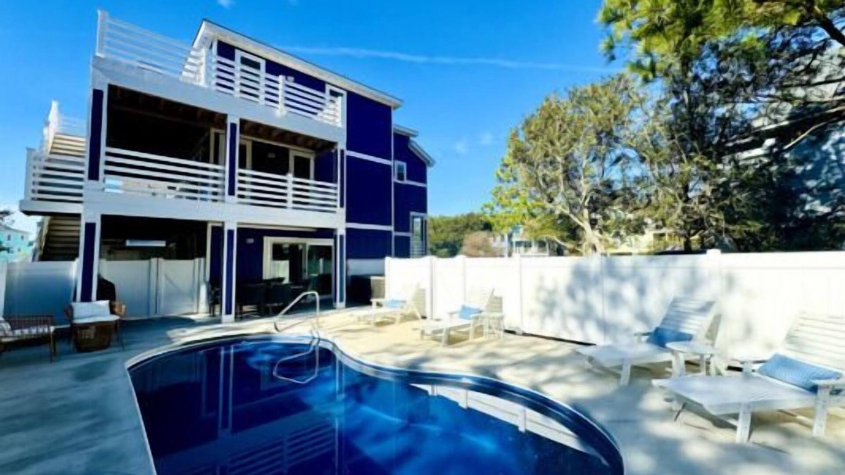 Monteray Shores House | *New* Luxury,Heated Pool,HotTub,GameRoom,Elevator