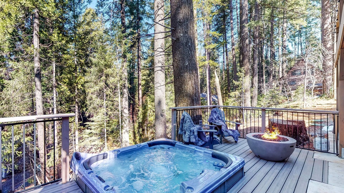 Alta House | New luxury home in the Sierra Mountains, hot tub