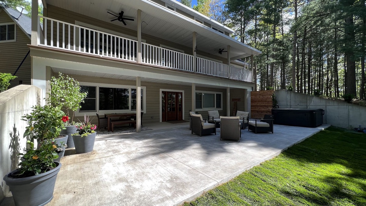 Redgranite Cabin | New! Luxury Lakefront Lodge - Pier, Beach, Boats, Hot Tub, Fire pits, Fireplaces