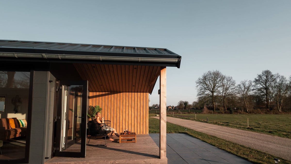 Hoogersmilde Ski Chalet | New Luxury Lodge with Meadow View - near National Park Drents-Friese Wold!