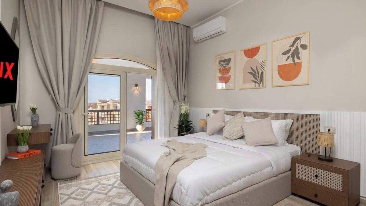 Marina El Alamein Apartment | New! Luxury Marina Resort Chalet: Panoramic Rixos & New Alamein Tower Views
