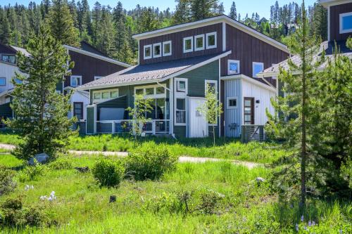 Rendezvous House | New Luxury Mountain Cabin 17 I Hot Tub I Great Views I Best Price I FREE Adventures Daily
