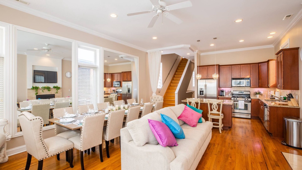 Ukrainian Village Condo | NEW LUXURY PENTHOUSE CONDO