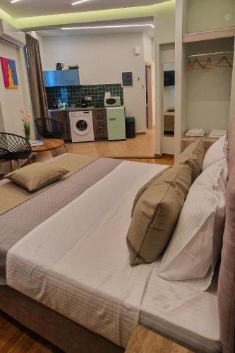 Kolonaki Apartment | New Luxury Studio, Near Hilton, Central , Ventiri Suite 7
