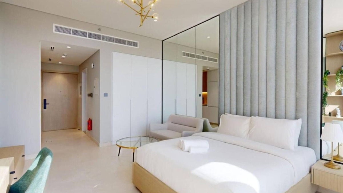 Discovery Gardens Apartment | New Luxury Studio near Marina-4min walk from Metro