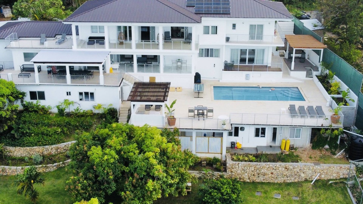 Oracabessa Villa | New Luxury Villa! 5 Bedrooms, Fully staffed including Gourmet Chef