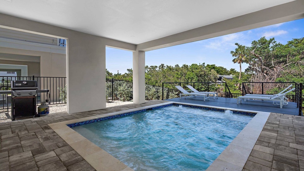 Cortez House | ⚓NEW! Manatee Dreams, Pool/Boat Slip, & Min to AMI!⚓