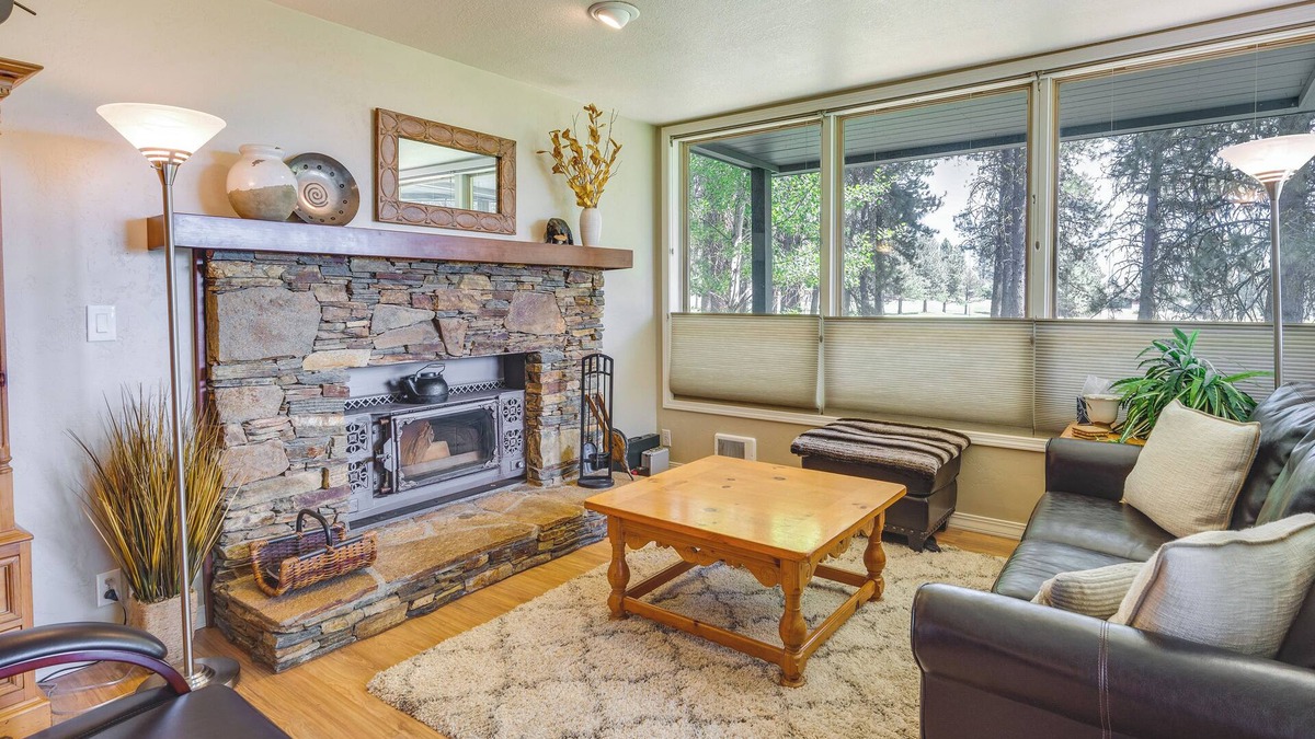 New Meadows Condo | New Meadows Mountain Retreat w/Fireplace & Patio!