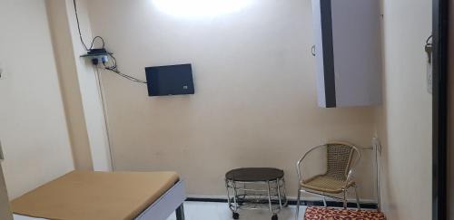 Marine Lines House | New Metro Guest House