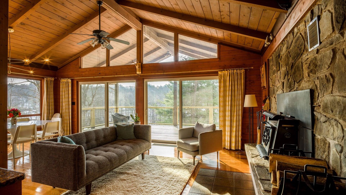 Ellenville Cabin | NEW Mid Century Expansive Hillside 4-bed nature retreat on 100+ acres