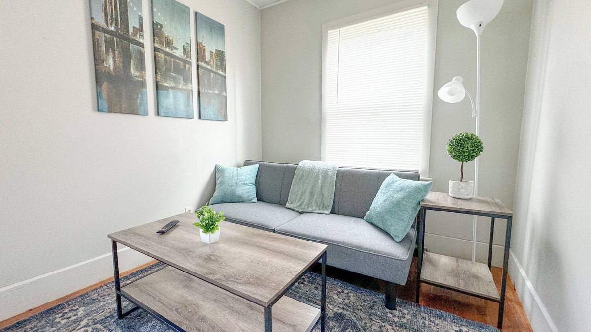 Hudson Apartment | NEW - Mins to Manchester NH and Lowell MA - Family Friendly - 1st Floor - W/D