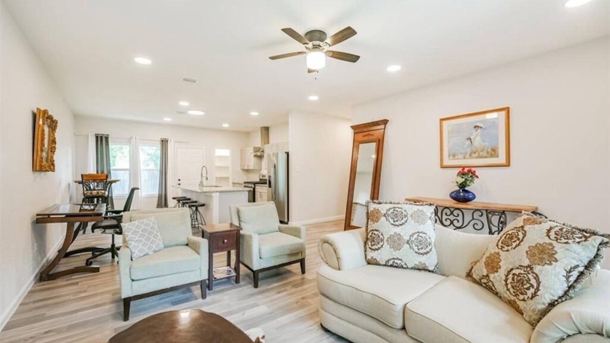 Baytown House | New Model Home near Exxon Mobil & Conoco Philips. A turnaround retreat!