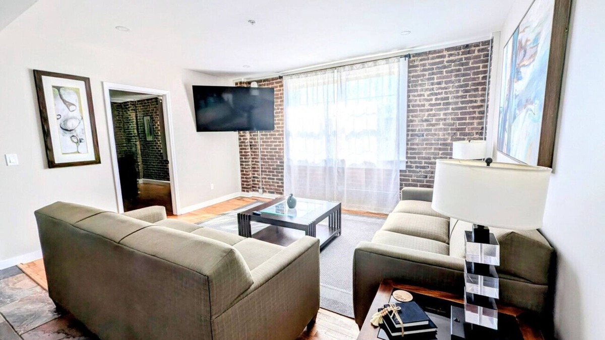 Maryville Apartment | New Modern 2 BR in Excellent Location (201)