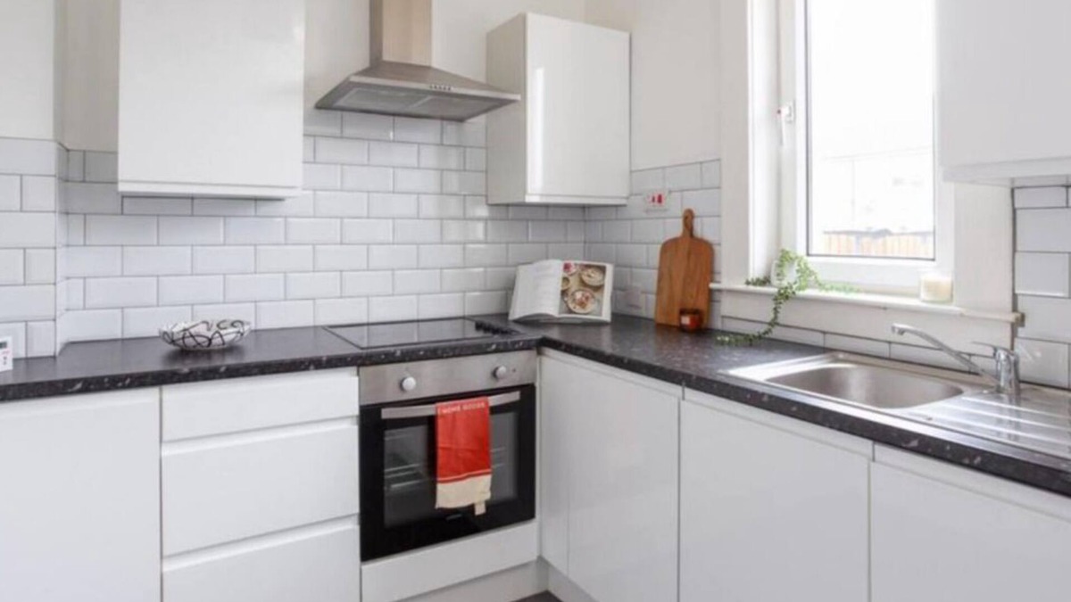 Shotts Apartment | NEW Modern 2Bedroom Apartment Salsburgh- Sleeps 4