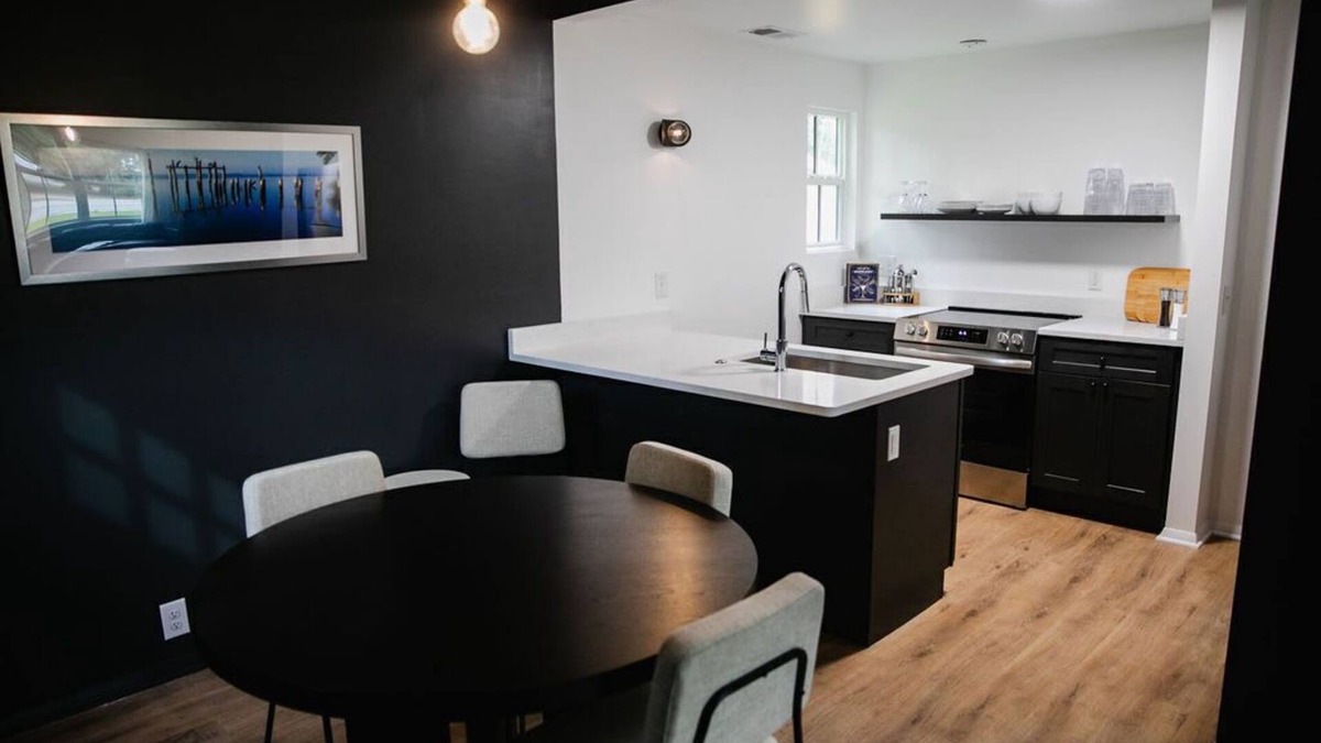 The Old Commons Apartment | New! Modern apartment in Historic District