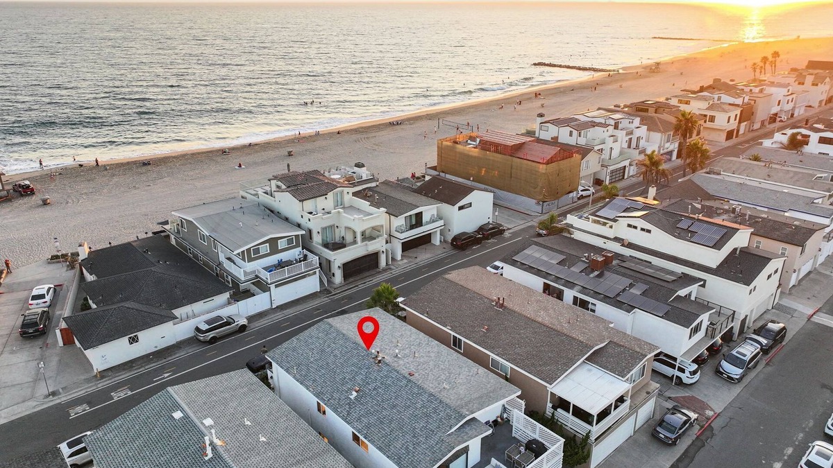 West Newport Hotel | NEW Modern Beach Home 2Bed 2Bath Sleep 7people Steps to the Water