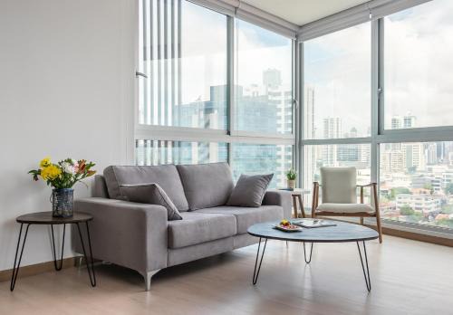 Tumba Vieja Apartment | New Modern City View Apartment - PH Quartier Del Mar