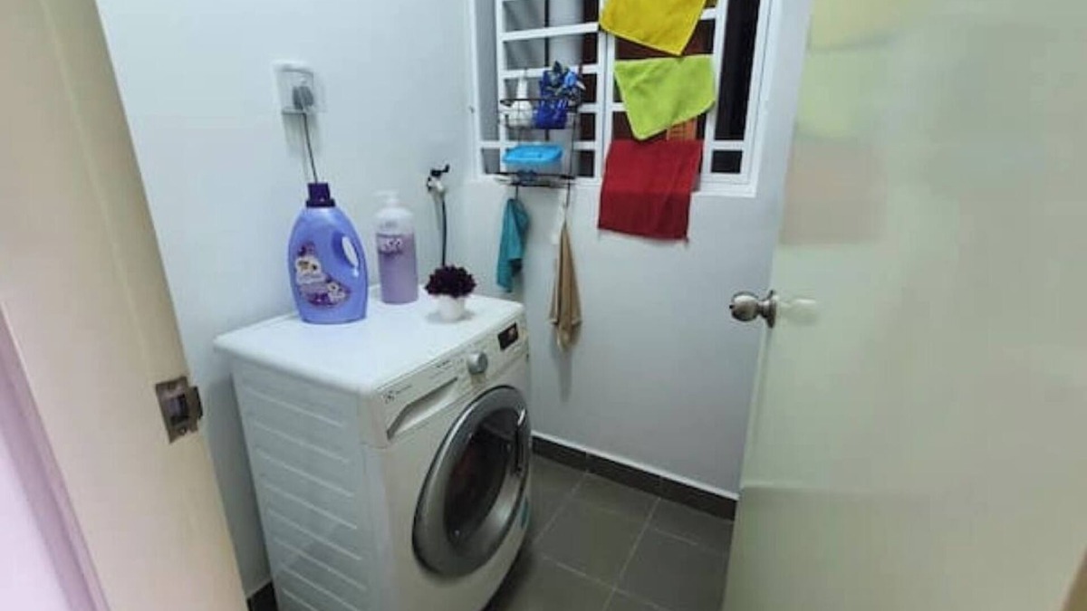 Kampung Sungai Buah Apartment | New modern condo (1) with pool @ Bangi