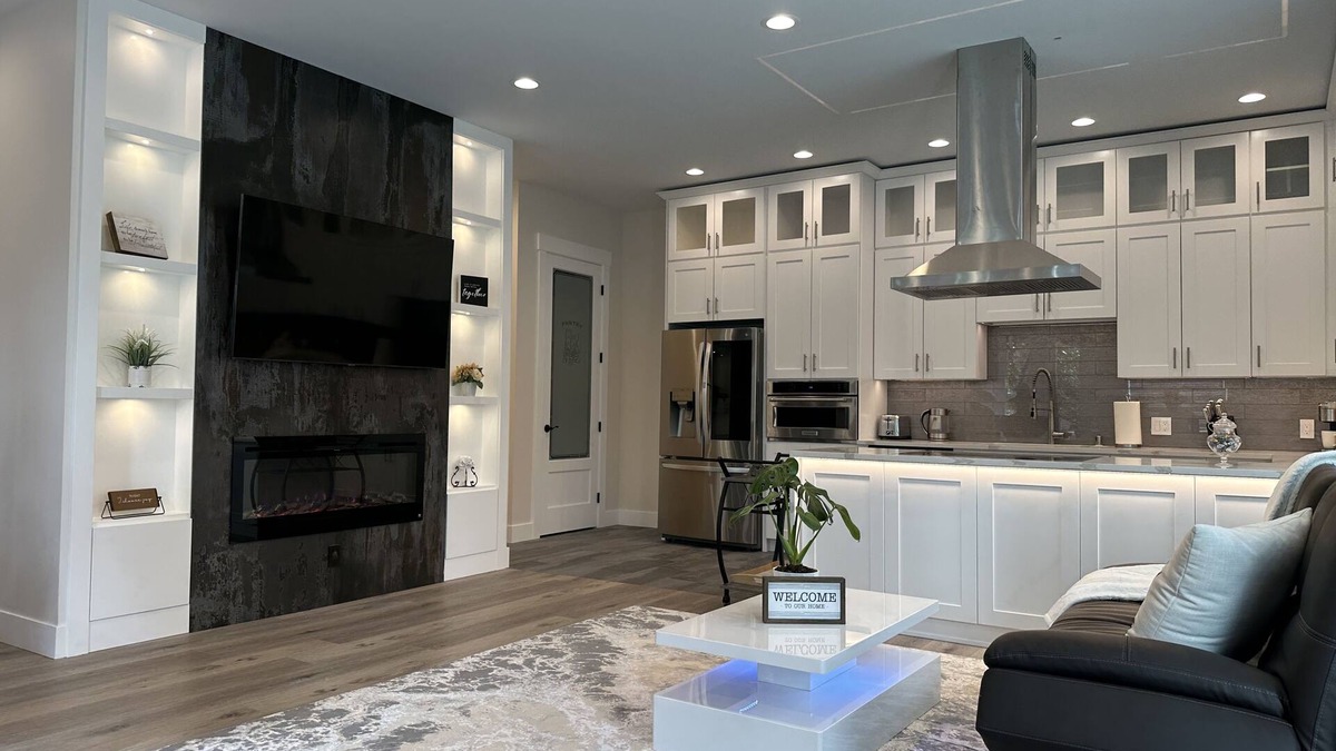 Newport House | New Modern Home in Bellevue