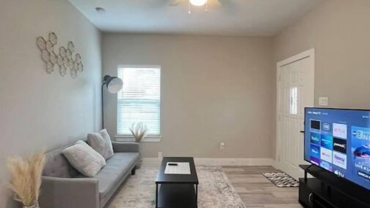 Houston House | NEW modern home near Downtown!