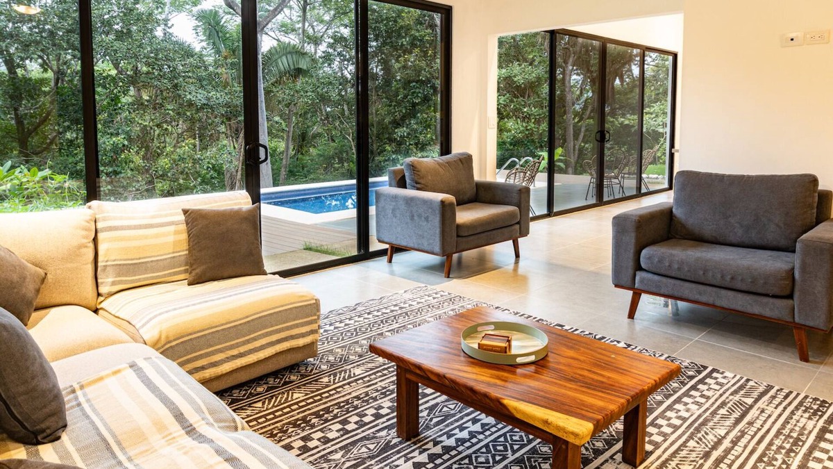 Samara House | New Modern Jungle Home: Wake Up to Monkeys & Birds, Just 15 Mins from Beach!