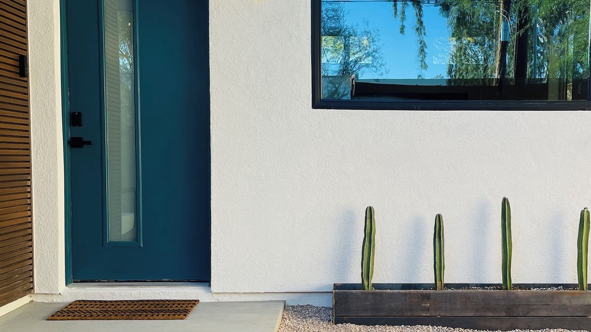 Sam Hughes House | NEW/Modern Luxury/Guest House/Central/Private/King bed/Wifi