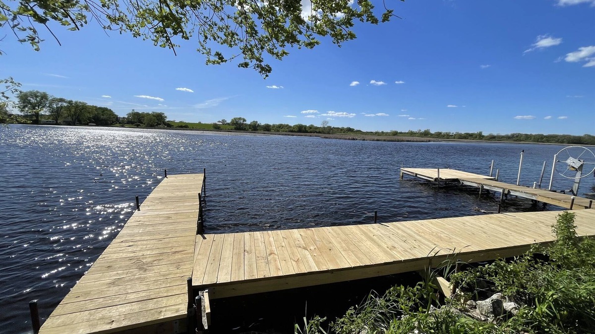 Tichigan House | New! Modern River & Lake House – Book Now!