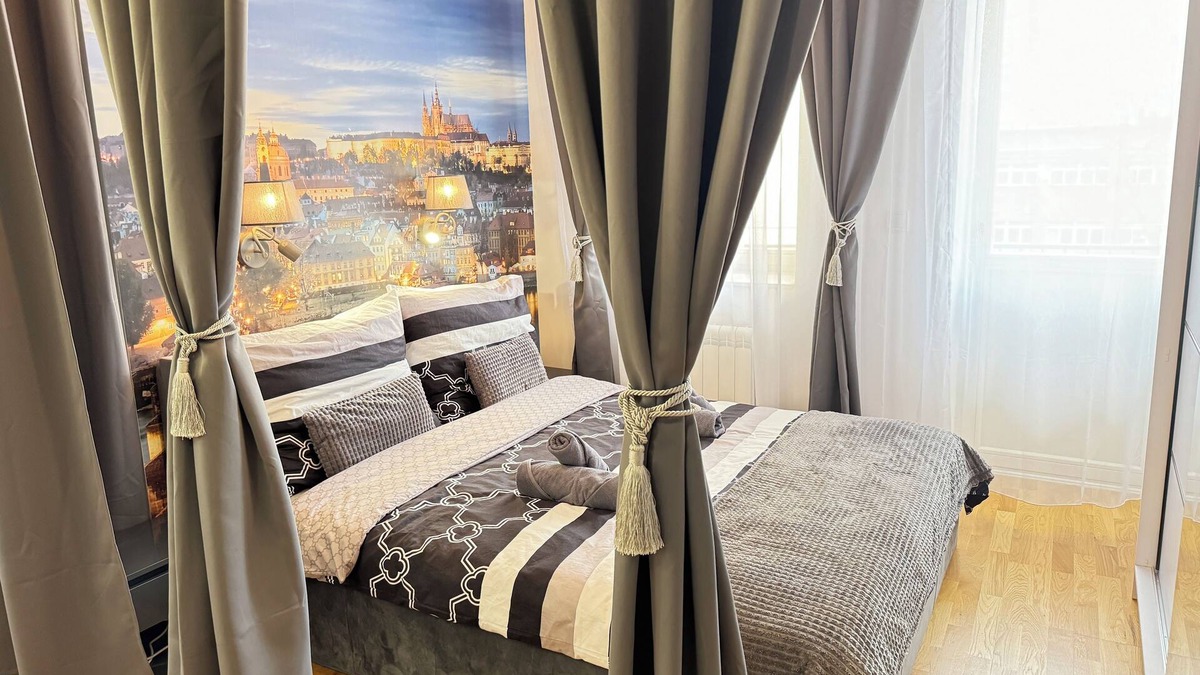 Nove Mesto Apartment | New modern - style apartment with balcony near Charles Square