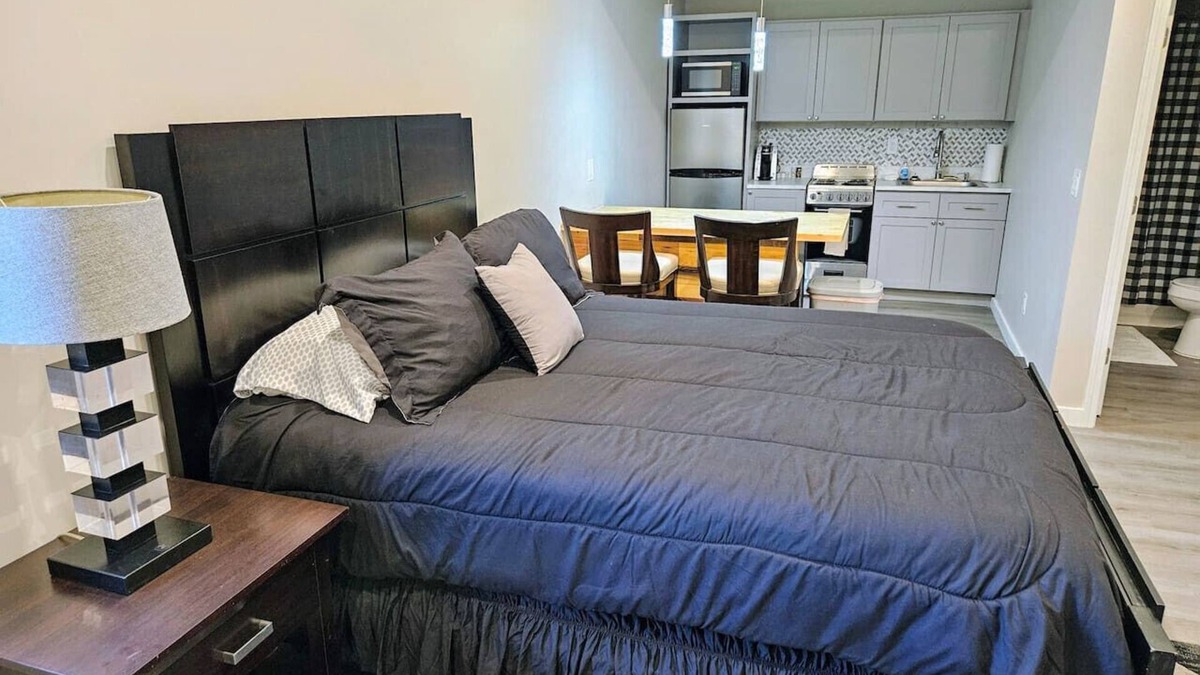 Maryville Apartment | New Modern Studio in Maryville (Unit 105)