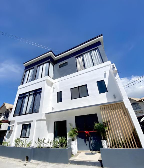 Basak Apartment | NEW Modern Suite near Airport & Beach