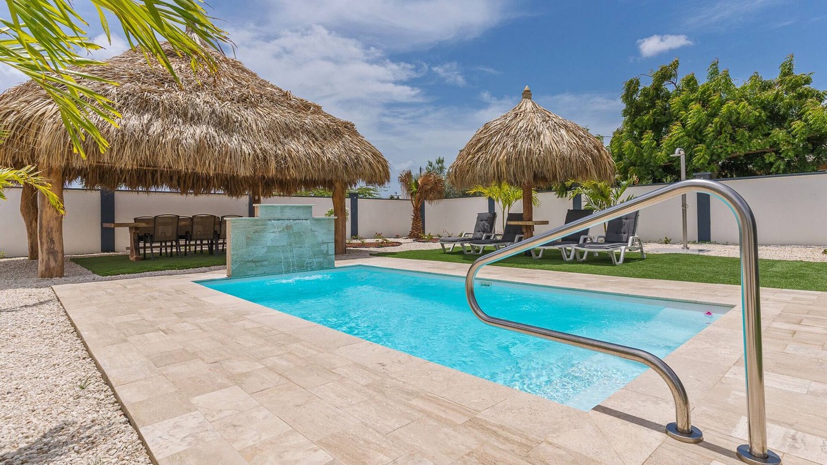 Oranjestad Villa | New-Modern Villa, 10 Minute Drive to Beaches