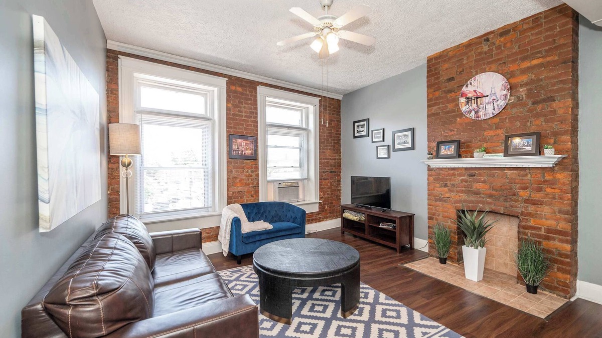 Newport Condo | *New* Monmouth Loft 1 | City Chic 1 BDR