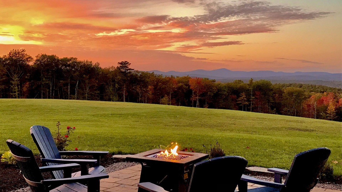 Barnstead House | NEW! Mountain Breeze House +250 Acres Farm And Forest