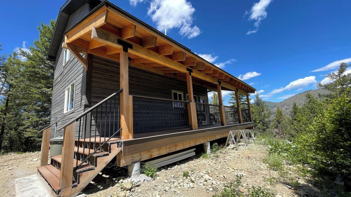 Drummond Cabin | New Mountain Cabin perfect for outdoor enthusiasts- hiking, fishing, relaxing!