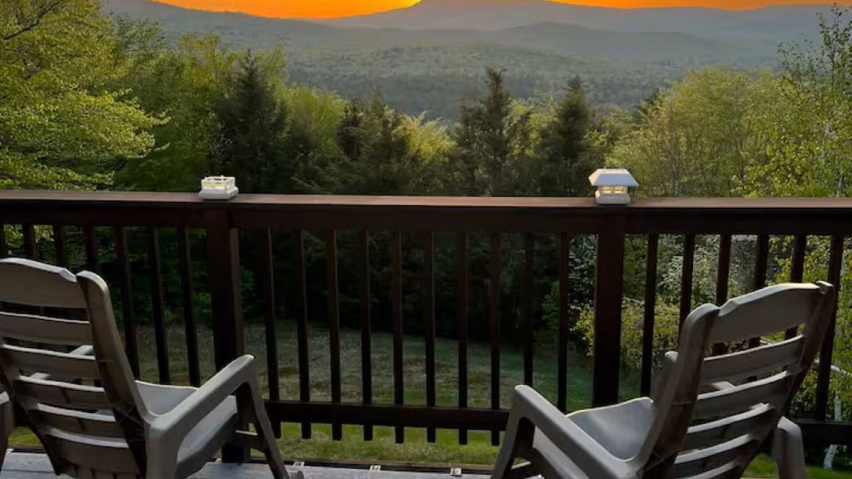 Rumney House | NEW! Mountain View Escape w/Hot Tub