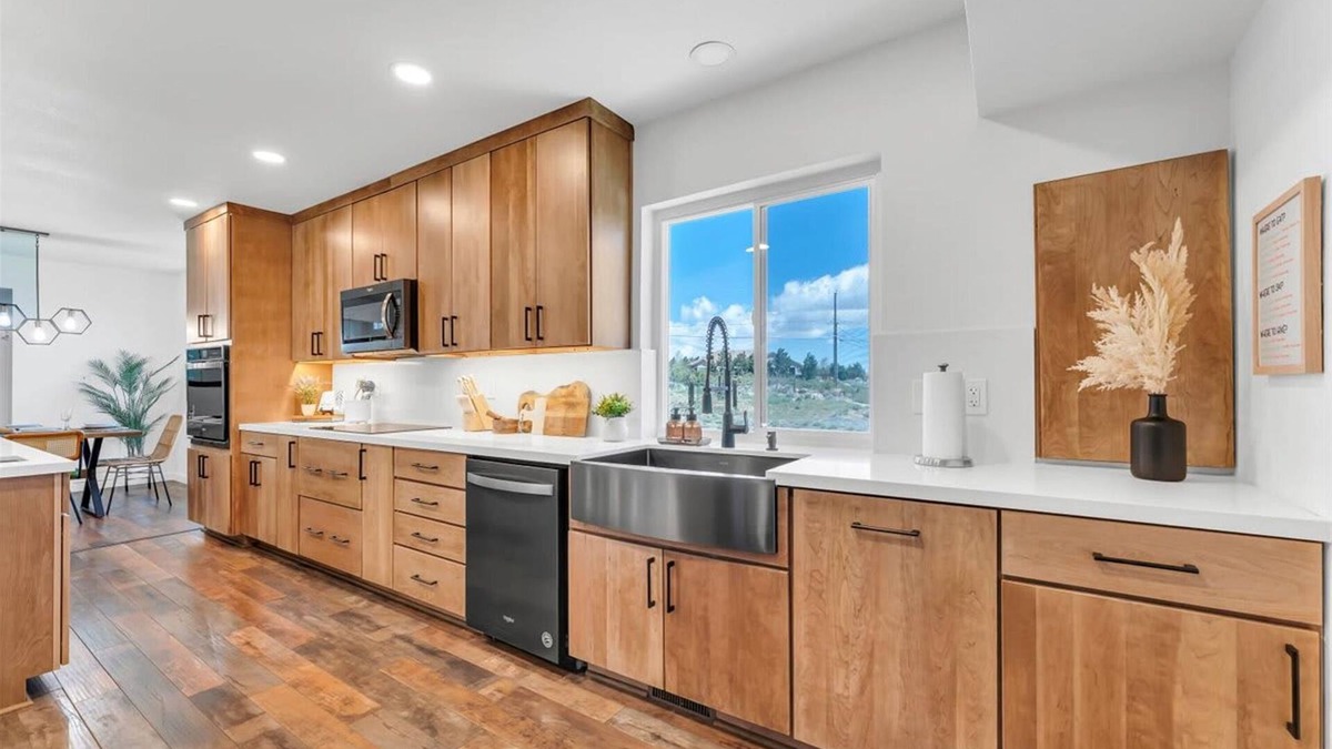 Reno House | NEW Mountain View Retreat With Hot Tub and Mini Golf